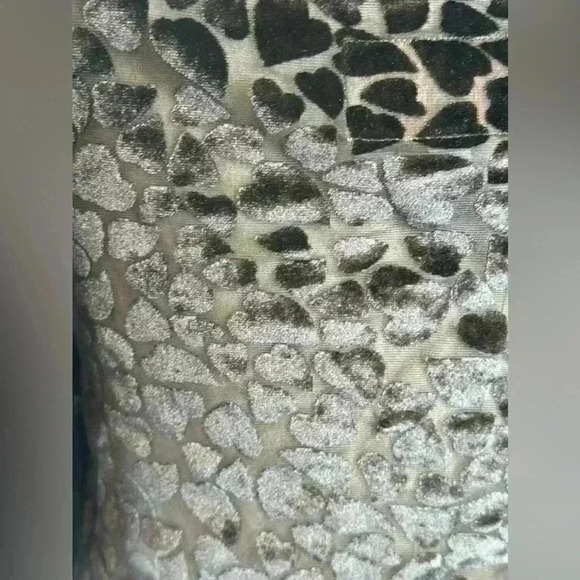 NWT- Irene Black Heart Burnout Velvet Top (Size Large) - Picture 6 of 10